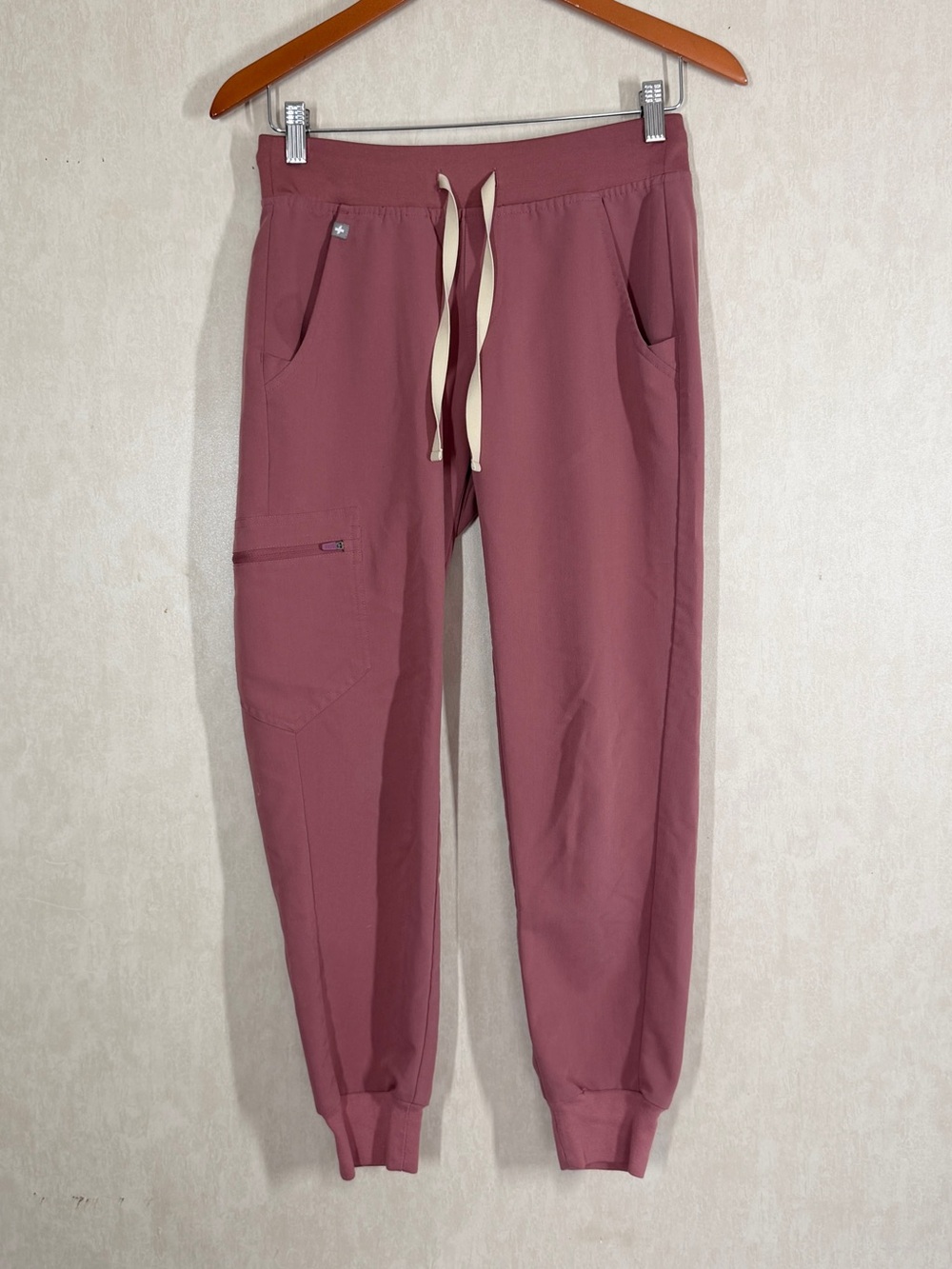 Figs Women’s Zamora Jogger Scrub Pants Pull On in Mauve Pink XSP
